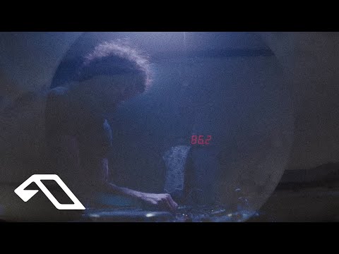 Joe Miller – Planet E Is Far Away (Live from QQQ ST. Park, Melbourne) [Official Visualiser]
