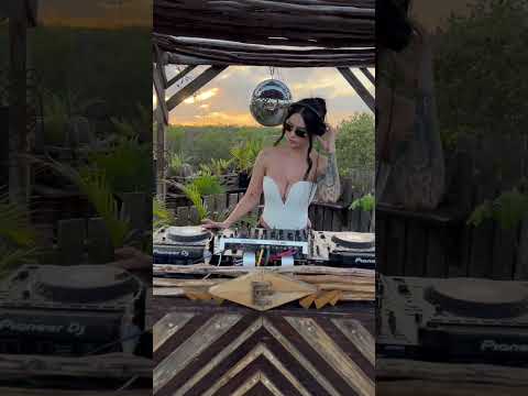 Do you like Techno Music? #dj #musicatechno #ephimeratulum #technodance #tulum