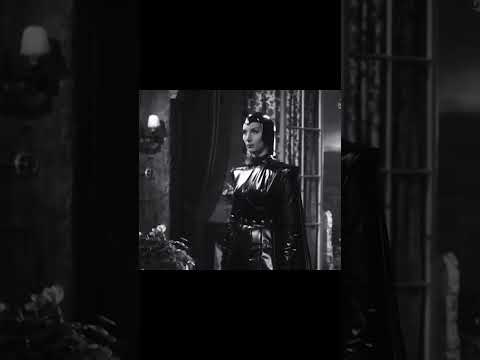 Patricia Laffan’s Iconic Entrance as The Devil Girl from Mars (1954)