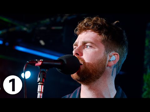 Alex Warren – Rich Girl in the Radio 1 Live Lounge – @AlexWarren @hallandoates