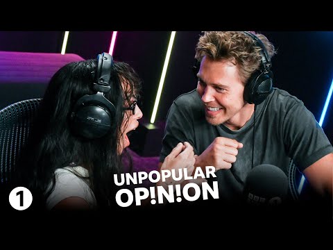 Austin Butler & Zoë Kravitz play Unpopular Opinion – “How does he know what you sleep in?!”