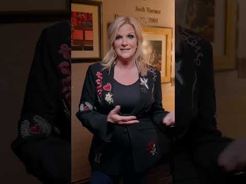 Sweet album number 16 for Opry star @TrishaYearwood! 🪞