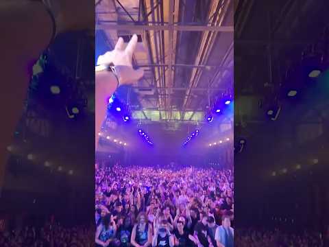 pov: you’re @iBluestone dropping your new trance music at a warehouse party 🔥