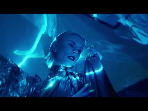 Richard Durand & Christina Novelli – Fall Through The Earth (Official Music Video)