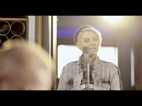 Richard Durand & Christina Novelli – The Air I Breathe (Official Music Video)