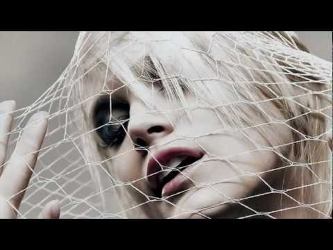 Richard Durand feat. Leah – Stand Again