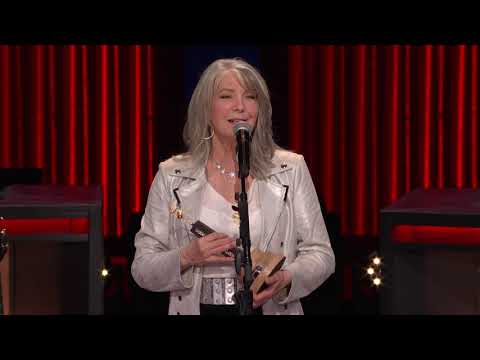 Kathy Mattea Becomes Newest Member of the Grand Ole Opry