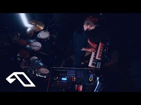 Feiertag – Rise (Live from Studio 1111, Berlin)