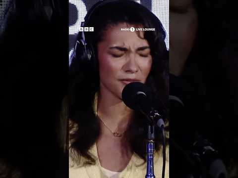 @oliviadean kicked off live lounge month with a @RavynLenae cover 💖 #oliviadean #livelounge
