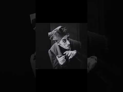 🚩 Count Orlok’s red flag  #vampires #horror  #silentfilm