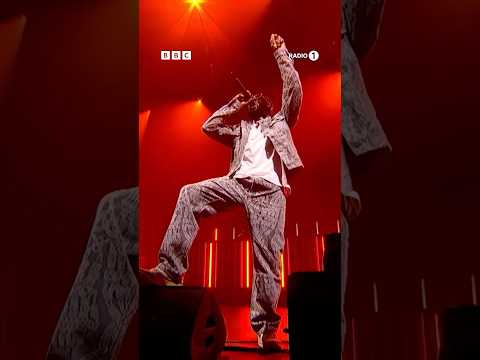 @tinie at radio 1 anthems live ❤️‍🔥 #r1anthems #tinietempah #passout #2010s #bradford