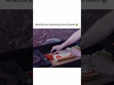 What DJ’s are really doing in the DJ booth😭