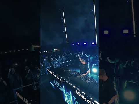 Ruben de Ronde has the Mexico crowd jumping!