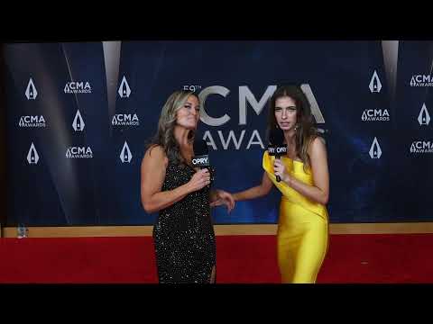 LIVE from The 59th Annual CMA Awards Red Carpet