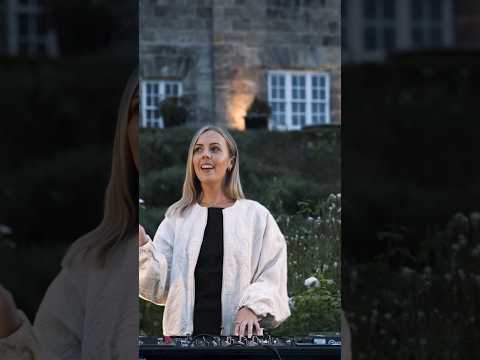 Spinning her single ‘Each Other’ on a new livestream, it’s @AmyWiles of course 🔥 #trancemusic