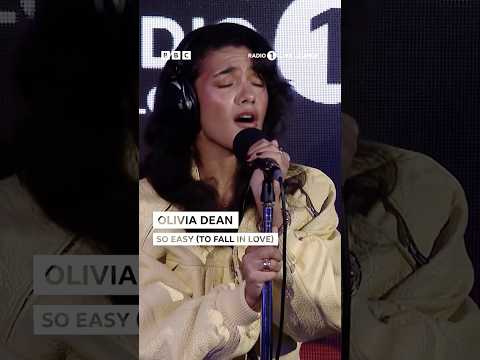 this @oliviadean performance 💕 #LiveLounge #OliviaDean #TheArtOfLoving #SoEasyToFallInLove