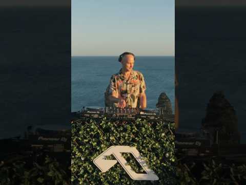 PROFF revisits 2012 hidden gem ‘No Gravity’ by Paronator – as spun by James Grant 🎧 #anjunadeep