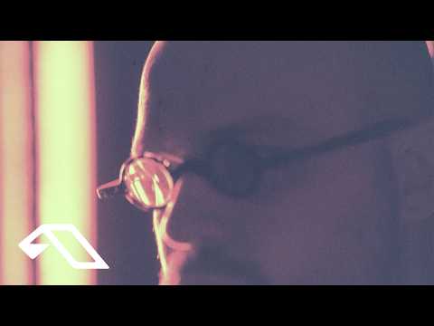 Maty Owl – Suddenly Present (Official Visualiser)