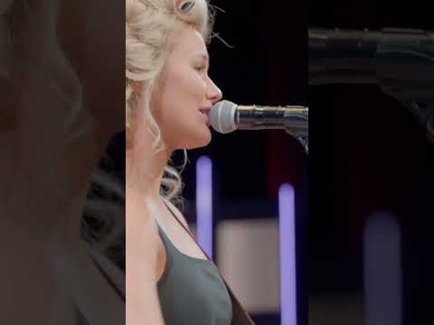 Elizabeth Nichols Makes Her Opry Debut!