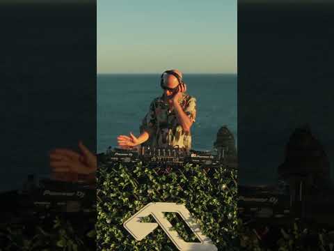 This is ‘Wake Me Up‘, the latest floor filler from ANUQRAM and Second Sine 🎵