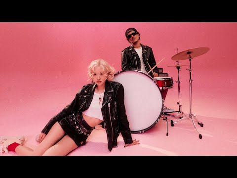 ROSÉ & Bruno Mars – APT. (Official Music Video)