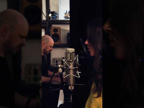 Jono and Malou’s live studio performance of ‘Letting Go’ is now available to watch now.