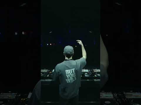 Straight from the heart of Argentina’s progressive house scene: @ezeqarias, live in Córdoba.