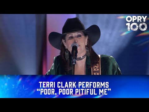 Terri Clark Performs “Poor, Poor Pitiful Me” | Live at the Grand Ole Opry