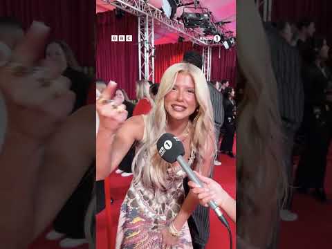 @Skye_Newman has some wise words 💗 #BRITs #SkyeNewman #NatOLeary