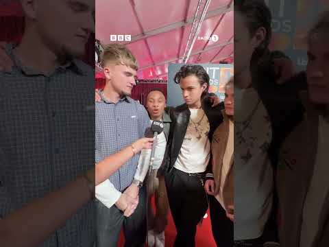 boybands are BACK. @December10Band #BRITs #December10 #Katseye #Flo