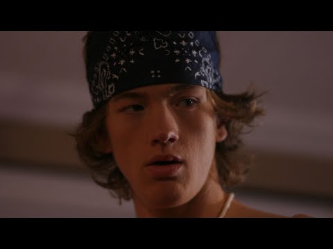 2006. Kiss the Boys – Kiss the boys… and watch them die.