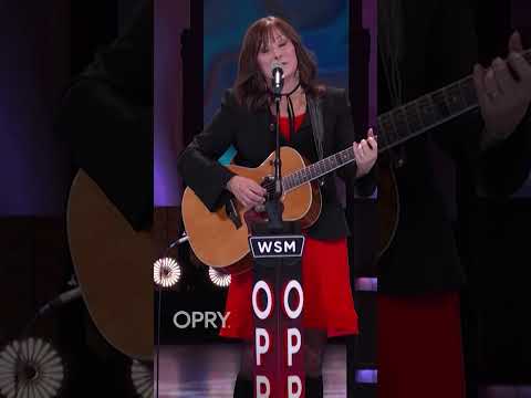 Suzy Bogguss Performing “Aces” at her Opry Induction