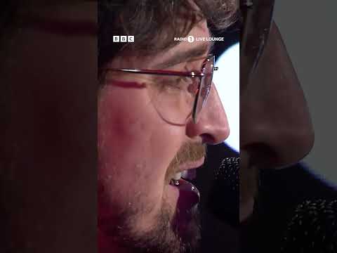 Kacey Musgraves Performs Dry Spell Live