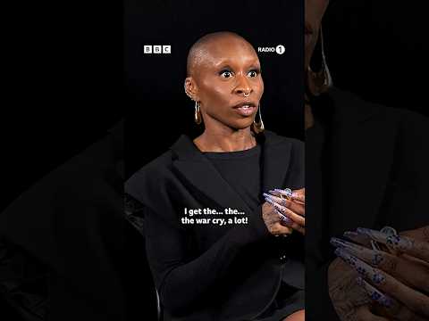 Cynthia Erivo Loves Fans Elphaba Hand Signal #wicked #musical #movie