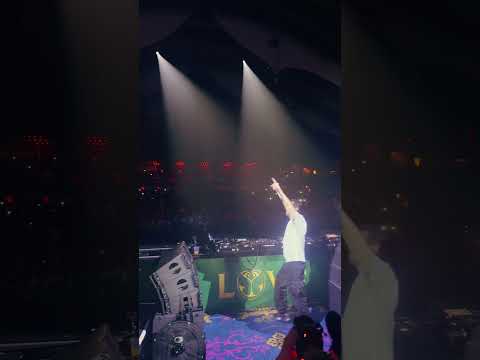 Dimitri Vegas closing out the last night of Tomorrowland Winter 2026.