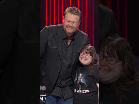 Being front row at the Opry has it’s perks 🤭