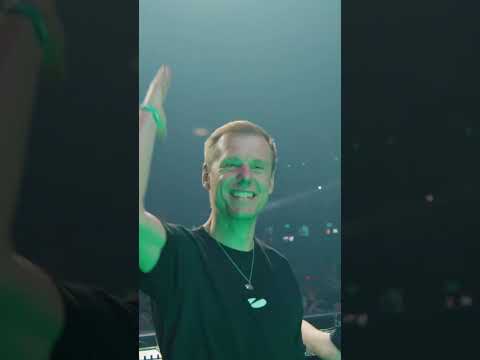 Our favourites on the same stage 💚💜