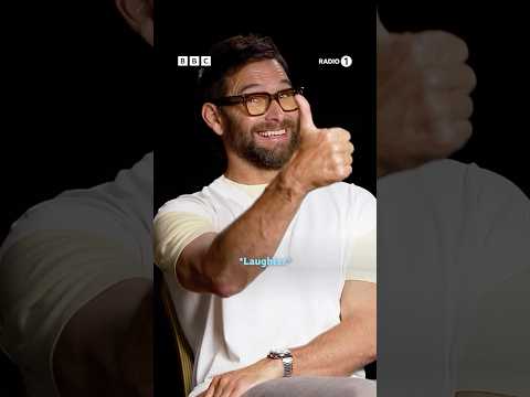 “Thanks, Amazon!” Antony Starr & Jessie T. Usher on shooting The Boys 👍 #radio1 #theboys #aliplumb