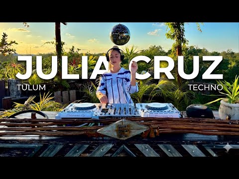 Julia Cruz | Melodic Techno Peak Time by RESILIENCE | By @EPHIMERATulum