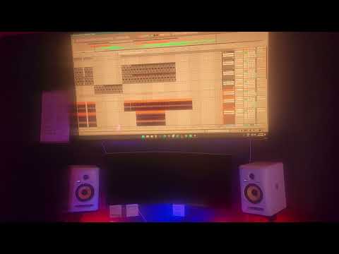 My synthwork vs deadmau5, it’s not a level playing field. It just isnt.