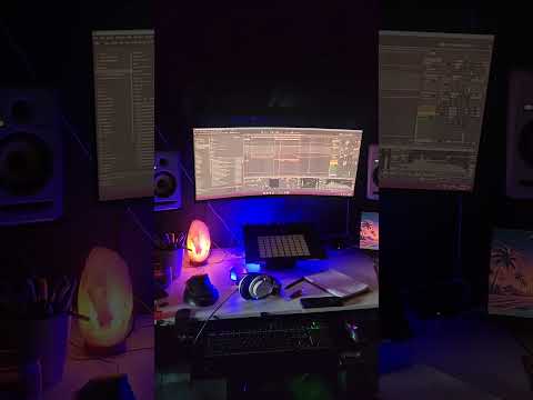 deadmau5 is child’s play. #deadmau5 #progressivehouse #newmusic #electronicmusic #edm #melodichouse