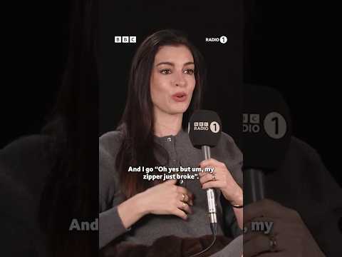 Anne Hathaway’s Met Gala Outfit Malfunction #metgala #fashion #movie #annehathaway #radio1