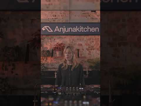 Kloyd’s ‘Everything (For You)‘, live from the Anjunakitchen.
