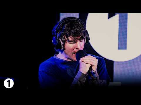 Turnstile – DULL | Live Lounge Late