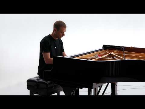 Armin van Buuren – Autumn Leaves (from ‘Piano’ album) [Official Video]