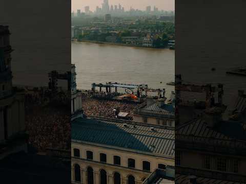 A new organic house heater from Tim Green and PROFF on the banks of the Thames. This is ‘Sopia’ 🔥