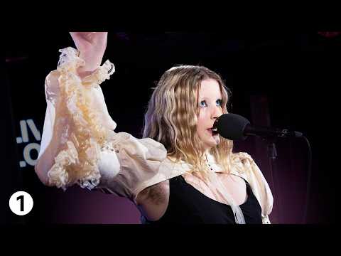 Paris Paloma – Good Boy in the Live Lounge