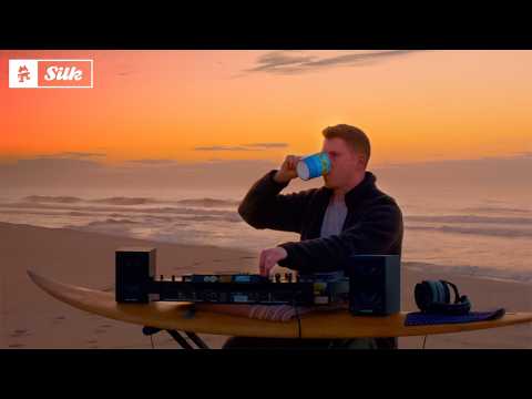 Melodic House Sunrise Beach Mix | Alex Baker – In Between (Album Mix)