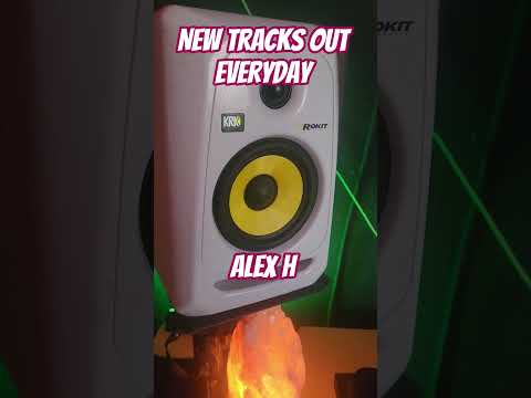 New tracks out everyday 😍 #progressivehouse #melodichouse #melodictechno #electronicmusic #edm