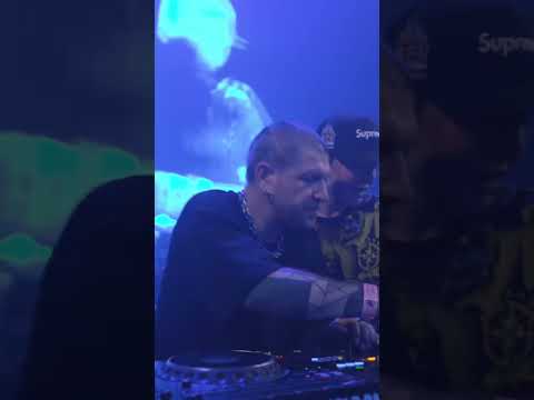 A special b2b, ELFIGO b2b Mossiman at the Freedom Stage